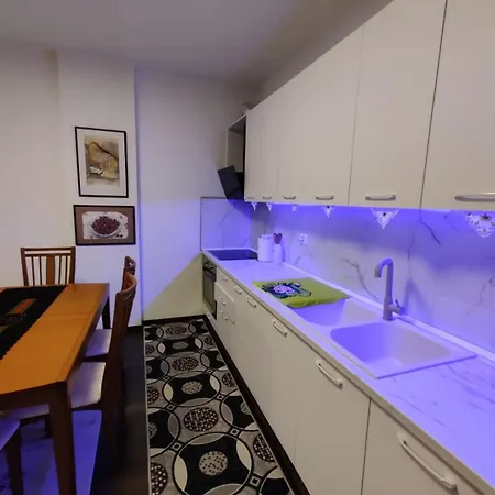 Apartment Jeshil House *