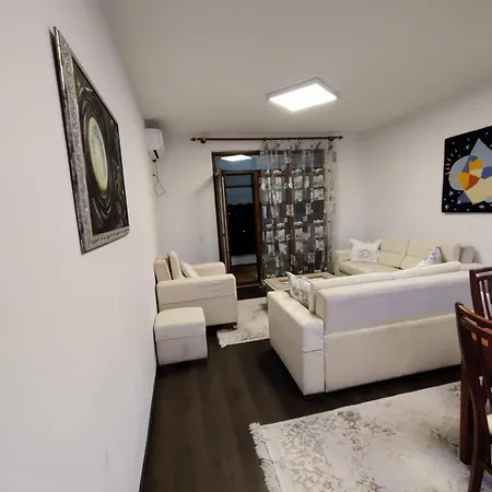 Jeshil House * Τίρανα
